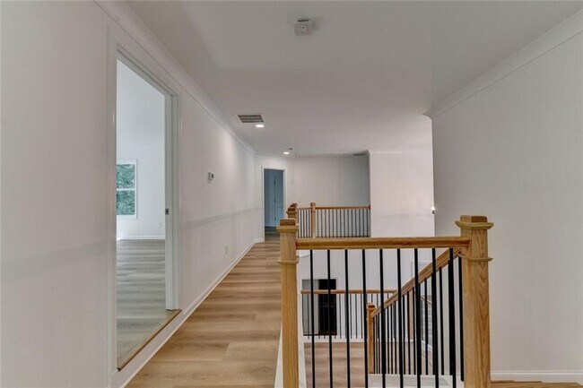Building Photo - 9135 Fox Trail Ln