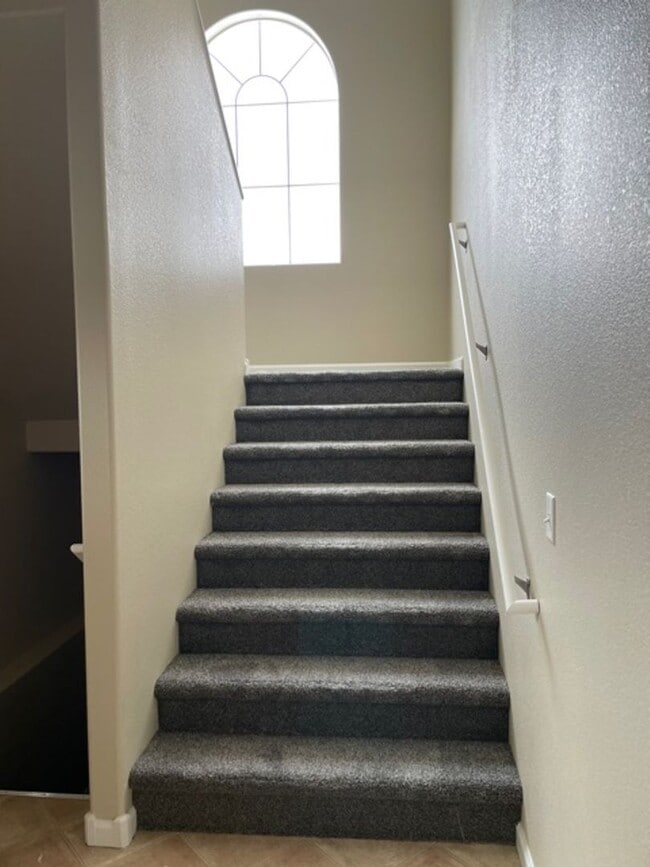 Building Photo - 3371 Chaparral Dr
