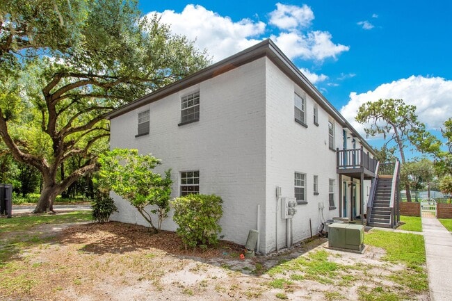 Interior Photo - The Henry Apartments | 1 & 2 Bedroom Apartments in Plant City, FL
