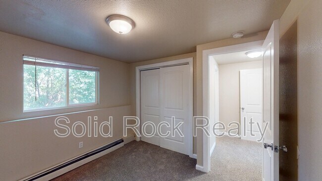 Building Photo - 333 Bonnie Ct