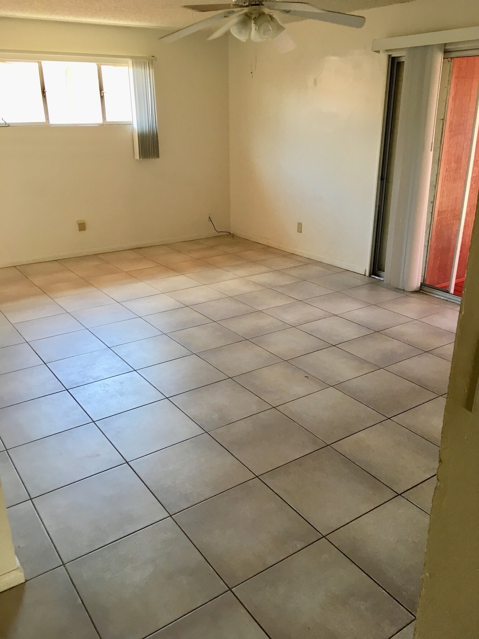 Building Photo - 4640 Clairemont Dr