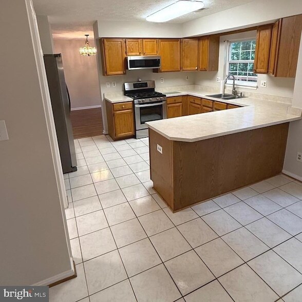 Building Photo - 810 High Plain Dr