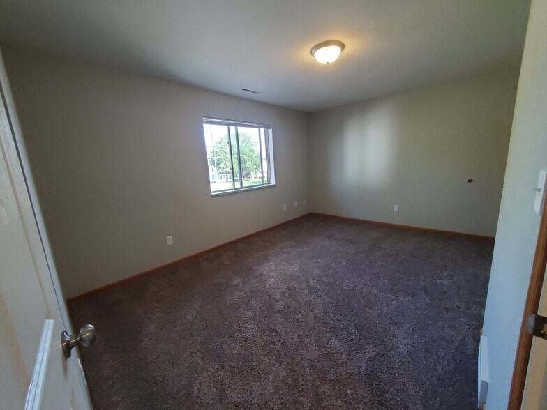 Building Photo - 2322 College St