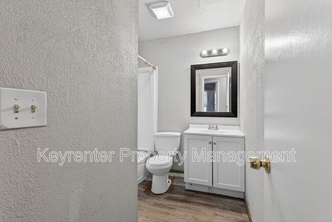 Building Photo - 12117 Castilon Ave