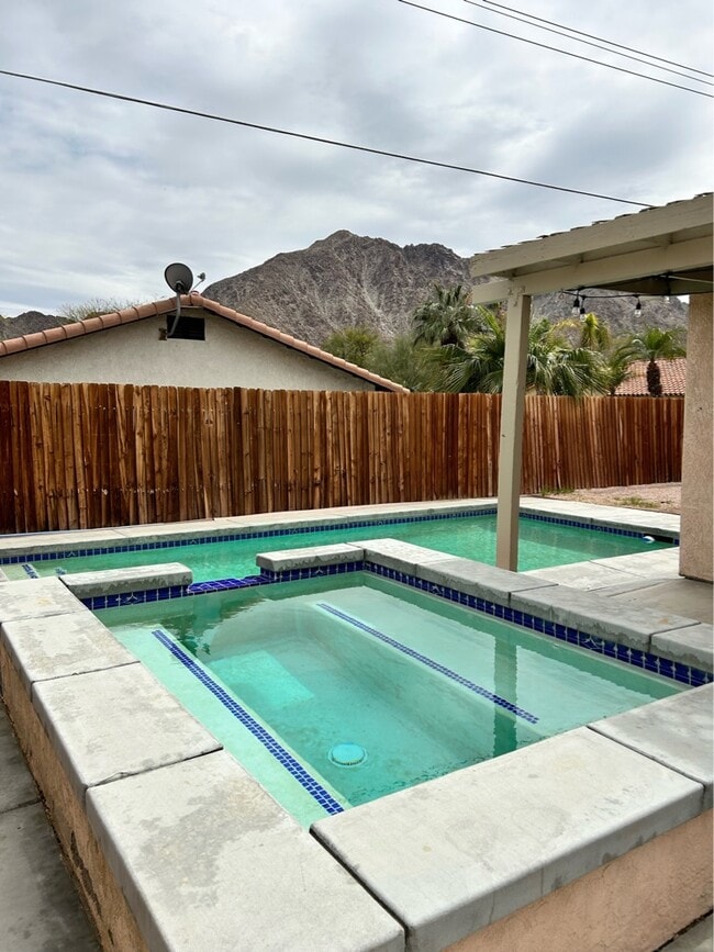 Building Photo - 52560 Avenida Navarro