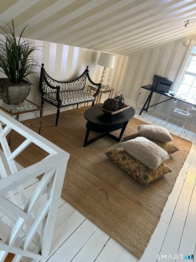 Building Photo - 9 Rowland Pl