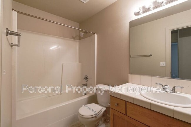 Building Photo - 4014 NE 89th Way