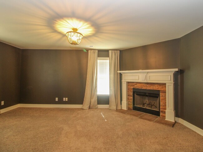 Building Photo - 4 Bedroom Home  in Athens City!