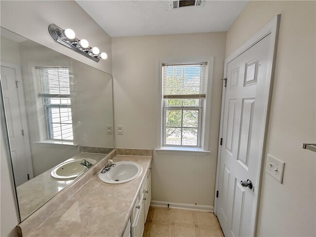 Building Photo - 3397 Hill Pond Dr NE