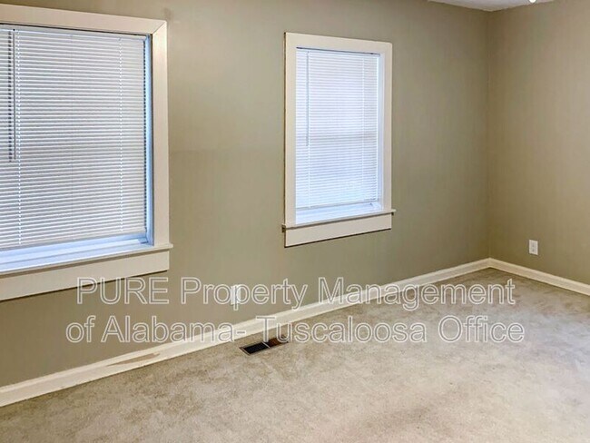 Building Photo - 19 Cedar Knoll