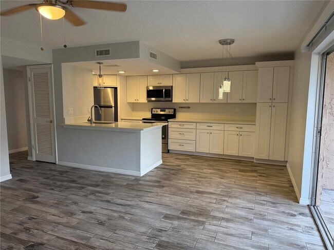 Building Photo - 1167 Calle Del Rey
