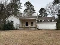 Building Photo - Plain Dealing 3 Bed 2 Bath Home