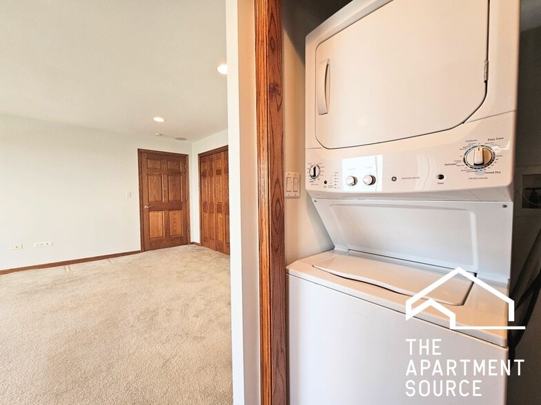 Building Photo - 1354 N Dearborn St