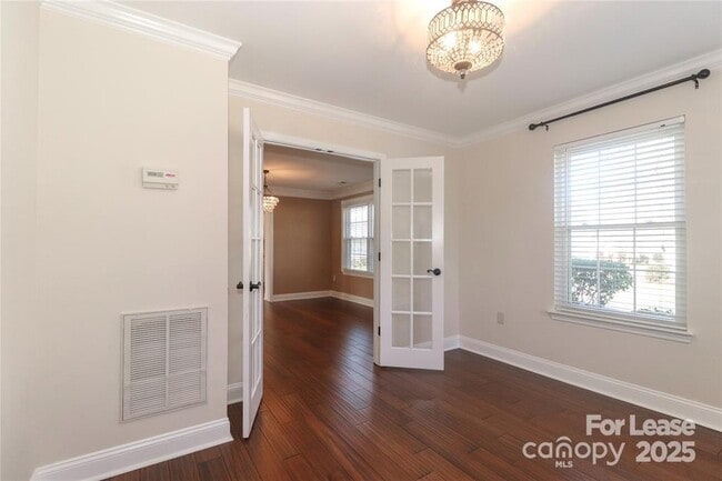 Building Photo - 9408 Meadowmont View Dr