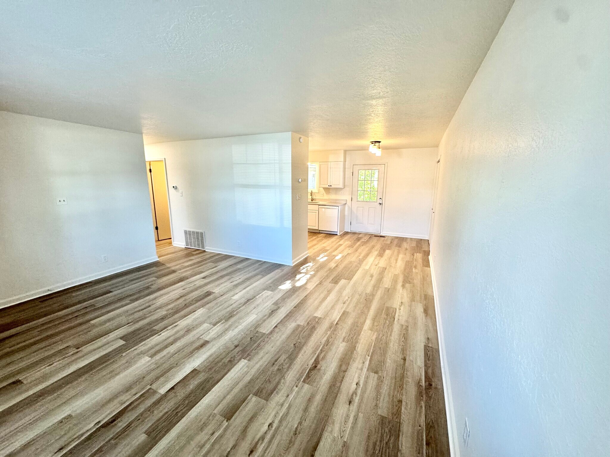 Building Photo - 711 Beta Cir