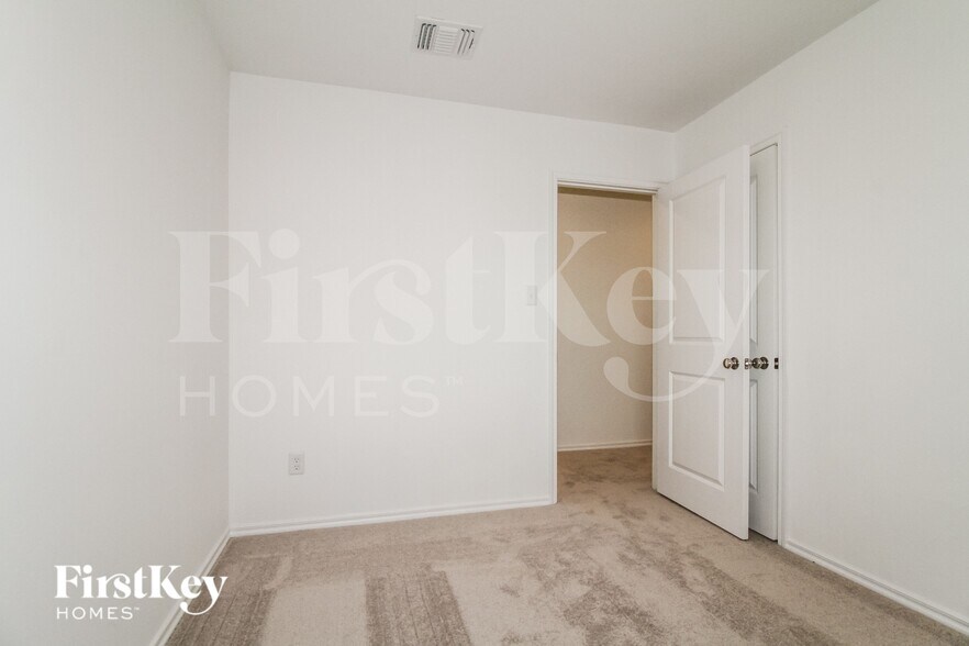 Building Photo - 1935 Wolford Wy