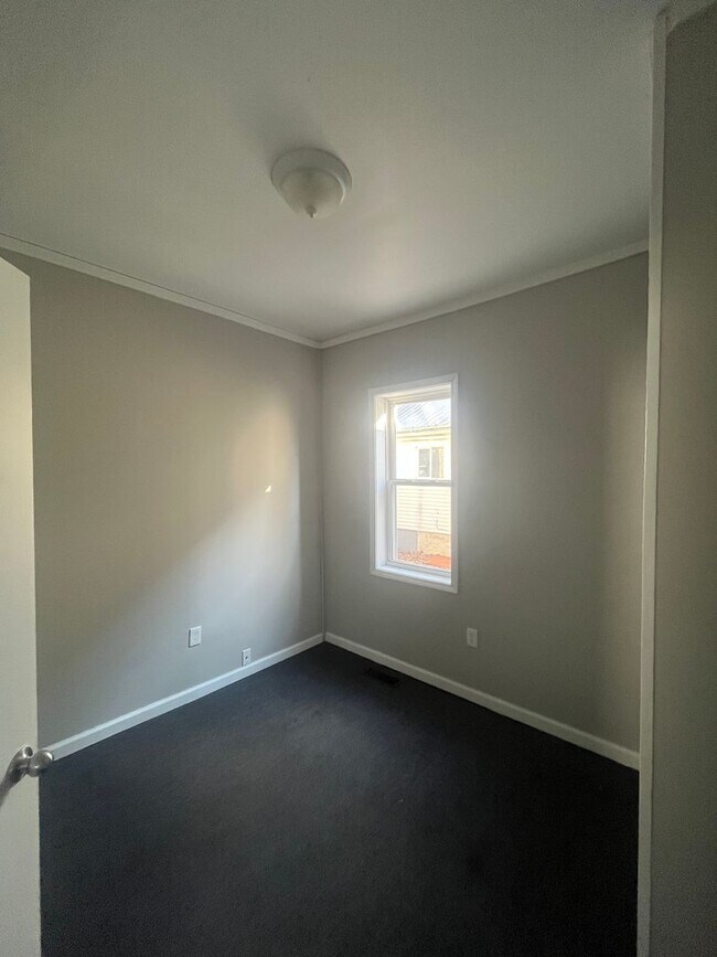 Building Photo - 8 Morgan St