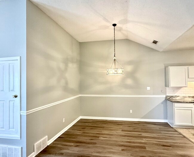 Building Photo - 1217 Brady Hollow Ln