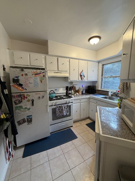 Building Photo - 2500 Q St NW