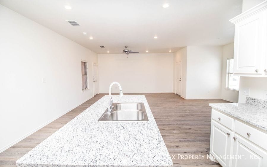 Building Photo - 6908 21st St