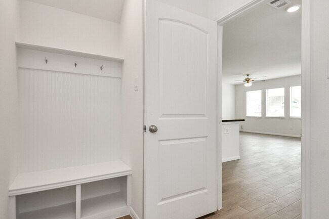 Building Photo - 304311 Crystal Strm Ln