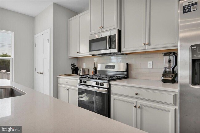 Building Photo - 71 Kohlmyer Dr