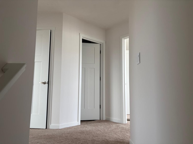 Building Photo - 127 Dusky Willow Dr