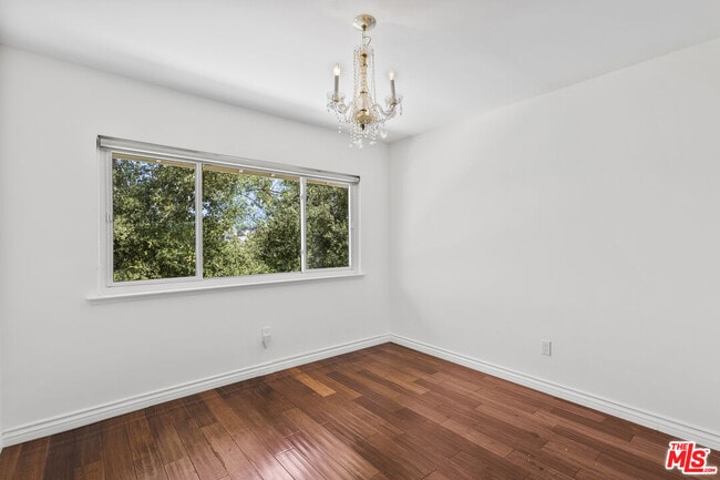 Building Photo - 10211 Clematis Ct