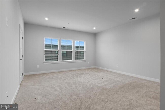 Building Photo - 10007 Ruffian Wy