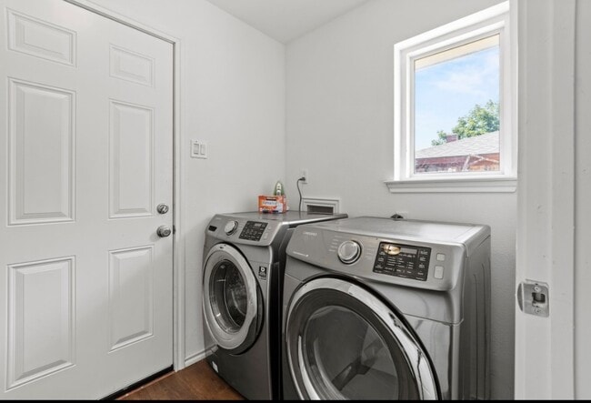 Building Photo - 1432 Cheyenne Rd