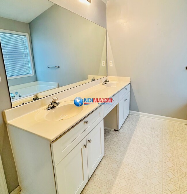 Building Photo - Beautiful ranch in the DISCOVERY cluster i...