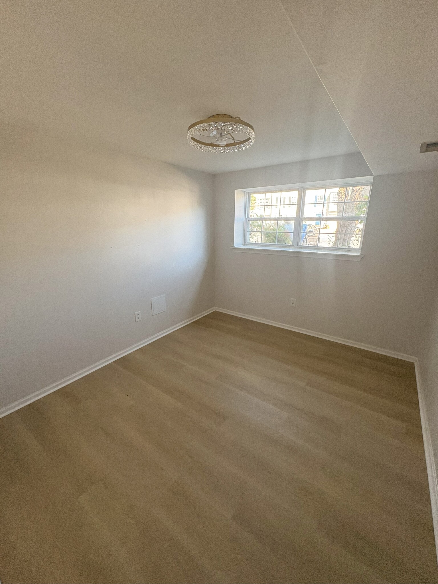 Building Photo - 17 Versailles Ct