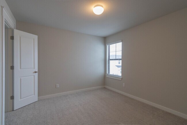 Building Photo - 417 Fieldwood Dr