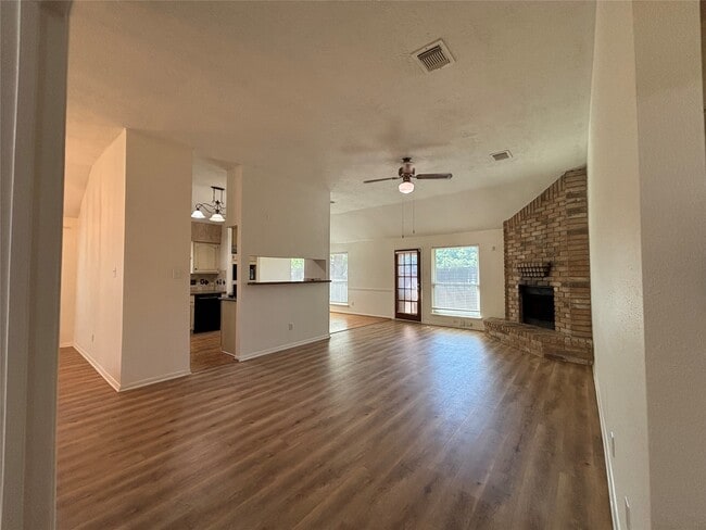 Building Photo - 15662 Pebble Lake Dr