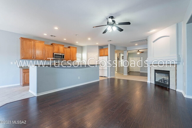Building Photo - 1254 W Versilia Dr