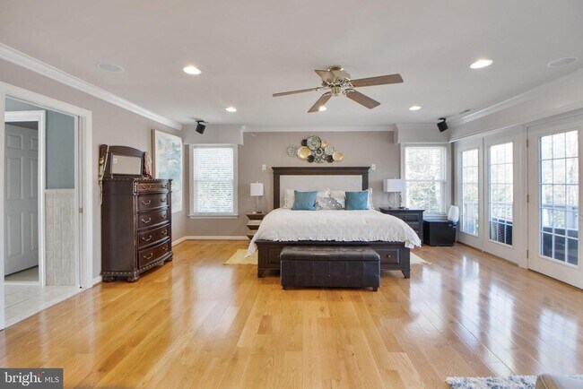 Building Photo - 7420 Mayflower Ct