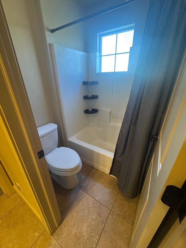 Building Photo - Millcreek Springs Townhome