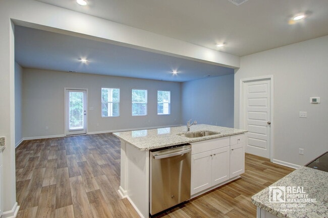 Building Photo - 169 Fern Brg Dr