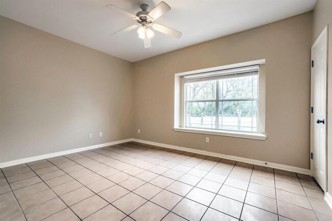 Building Photo - 21501 Boggy Ford Rd