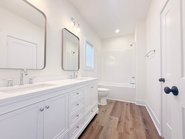 Building Photo - 3-Bedroom Home Steps from Resort-Style Pool with Jack-and-Jill Bath