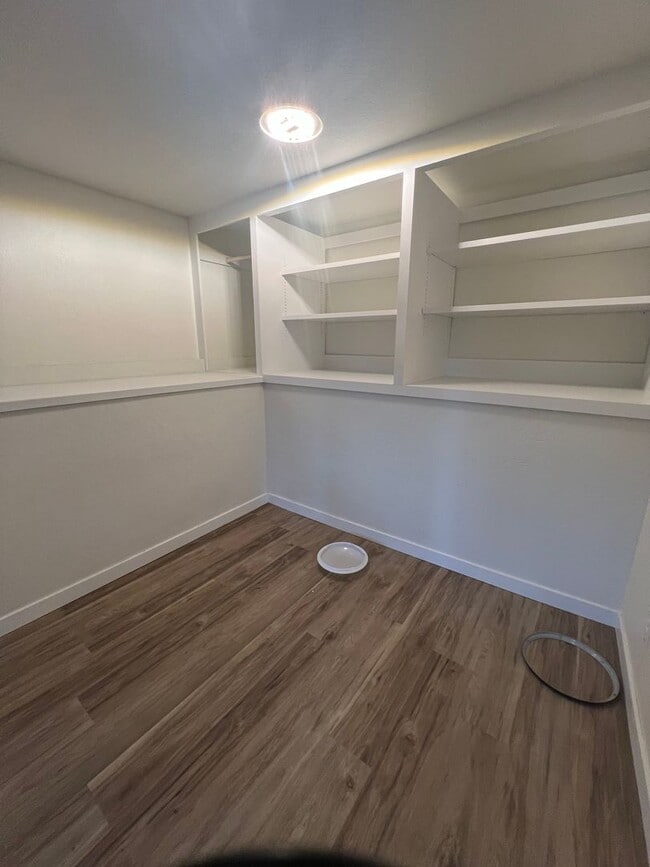 Building Photo - 276-278 Gresham St