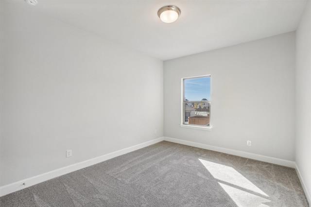 Building Photo - 1628 Victoria Pl
