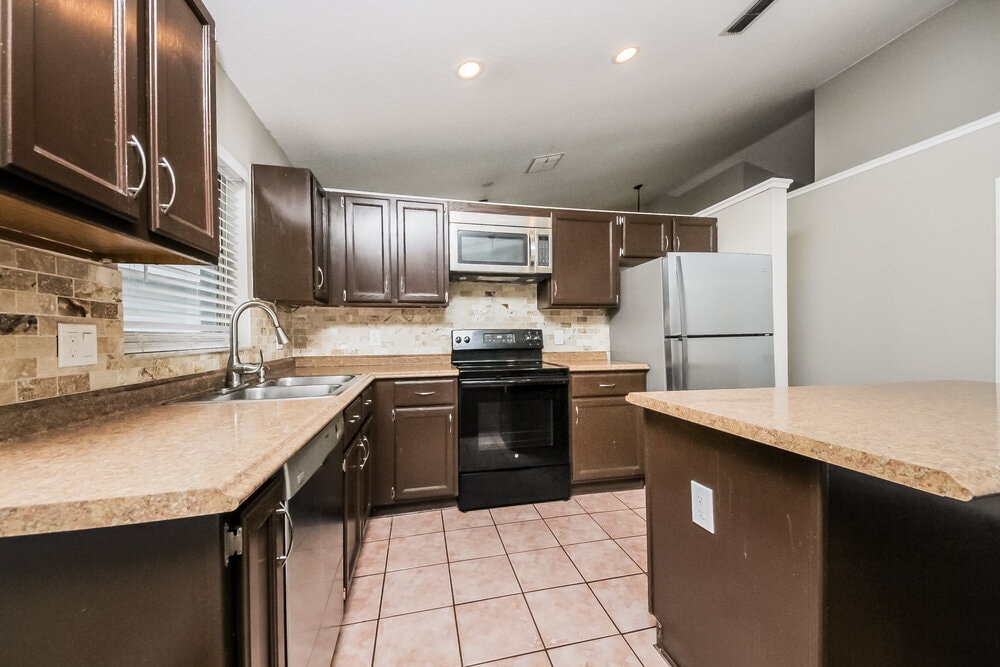 Building Photo - 1820 Greenbrook Ct