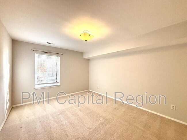 Building Photo - 5805 Edson Ln