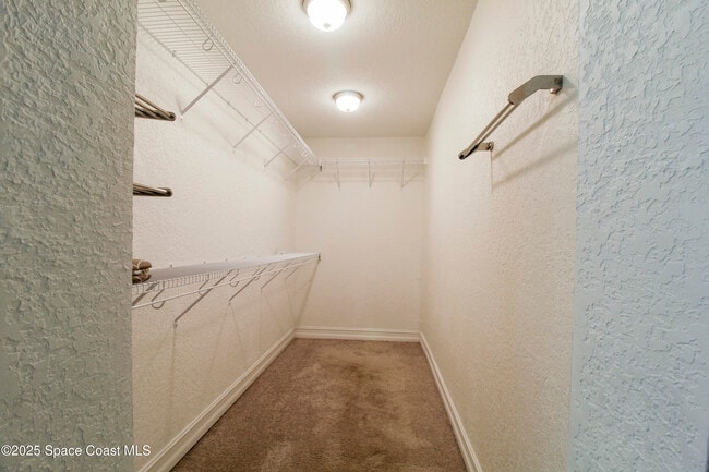 Building Photo - 827 Glenmore Cir