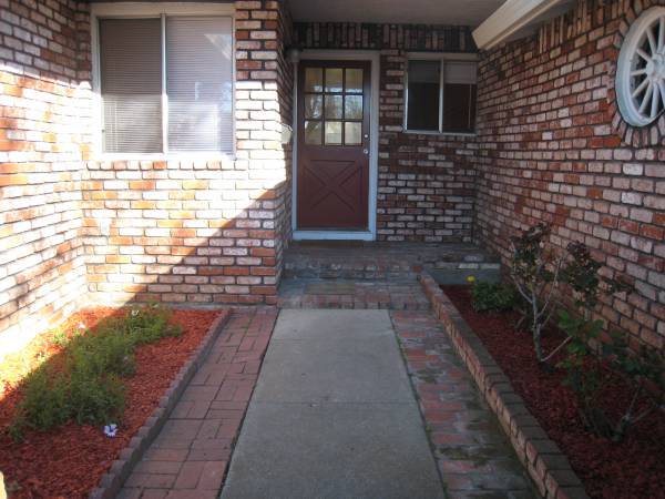 Building Photo - 32318 Crest Ln
