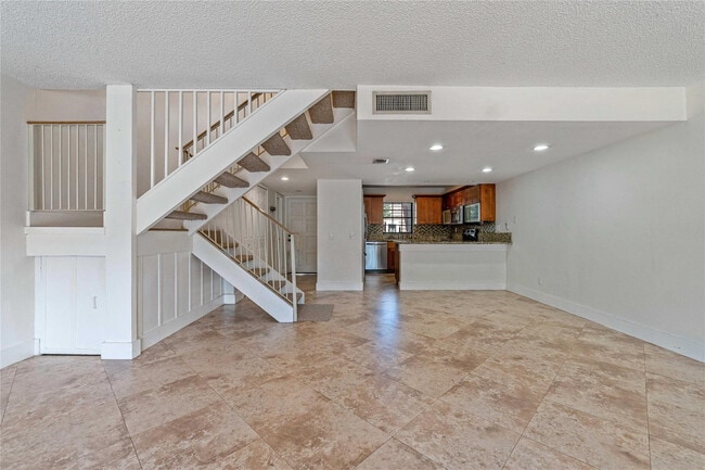 Building Photo - 167 NW 115th Terrace