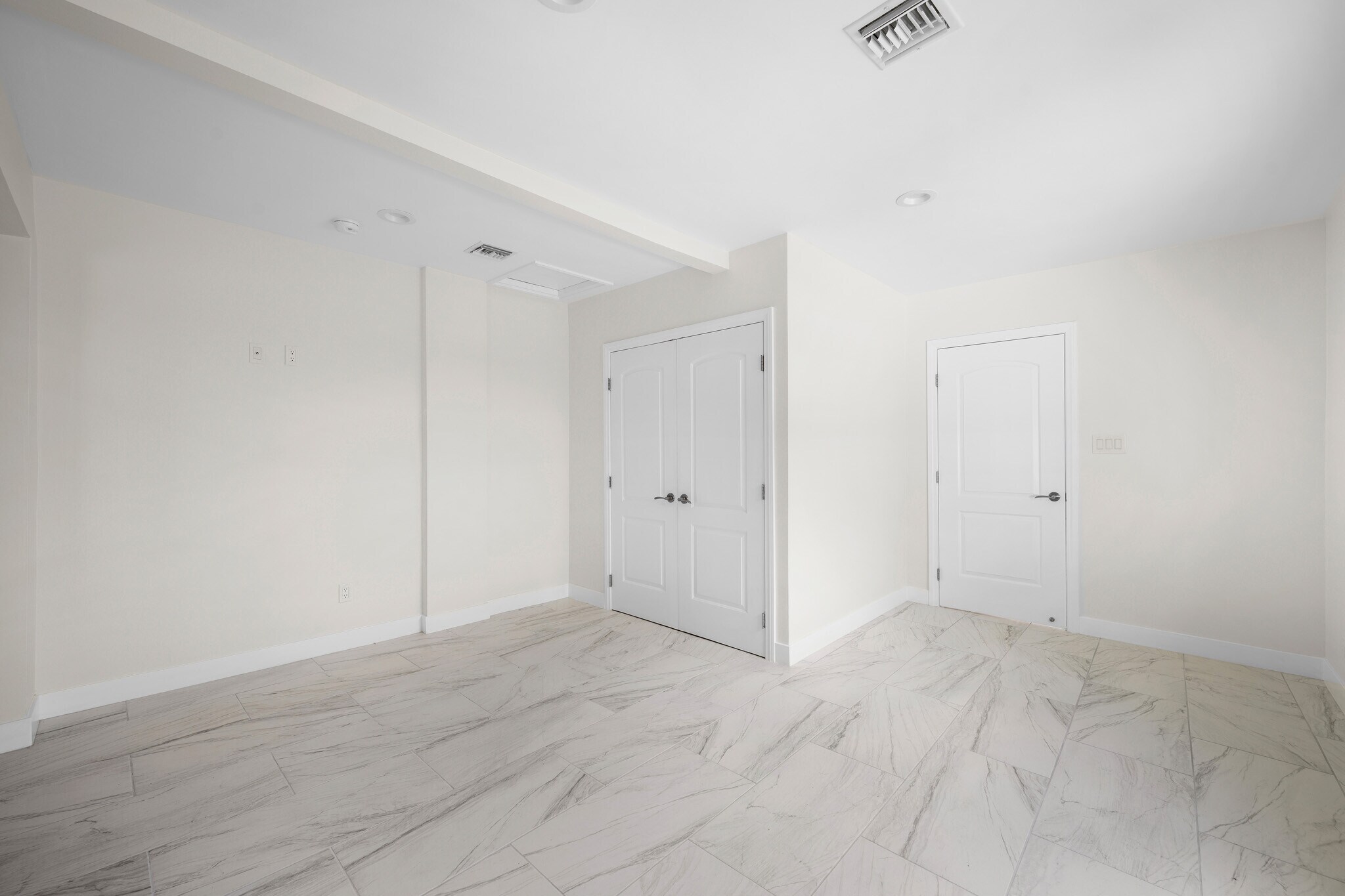 Building Photo - 905 Graynold Ave