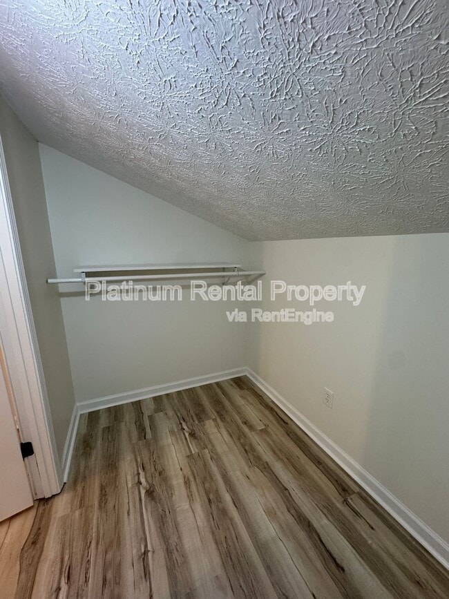 Building Photo - 8380 Lucas Creek Trl