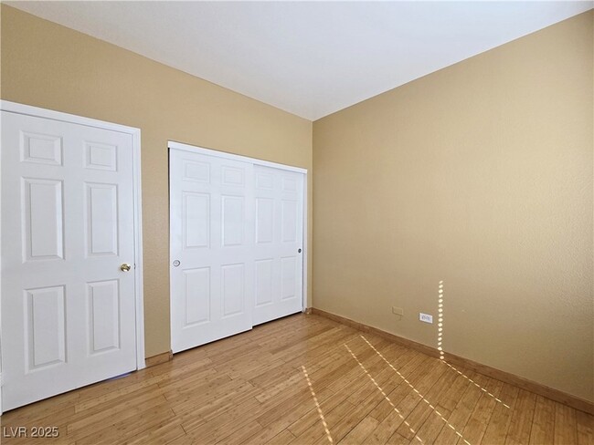 Building Photo - 8446 Opal Splendor Ave